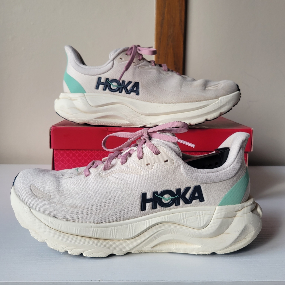 HOKA Women's Arahi 8 Cream And Teal Running Shoes Size 10.5